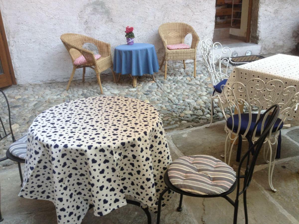 La Tana Del Ghiro Bed & Breakfast Porto Valtravaglia Luaran gambar