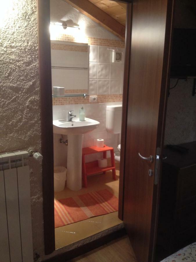 La Tana Del Ghiro Bed & Breakfast Porto Valtravaglia Luaran gambar