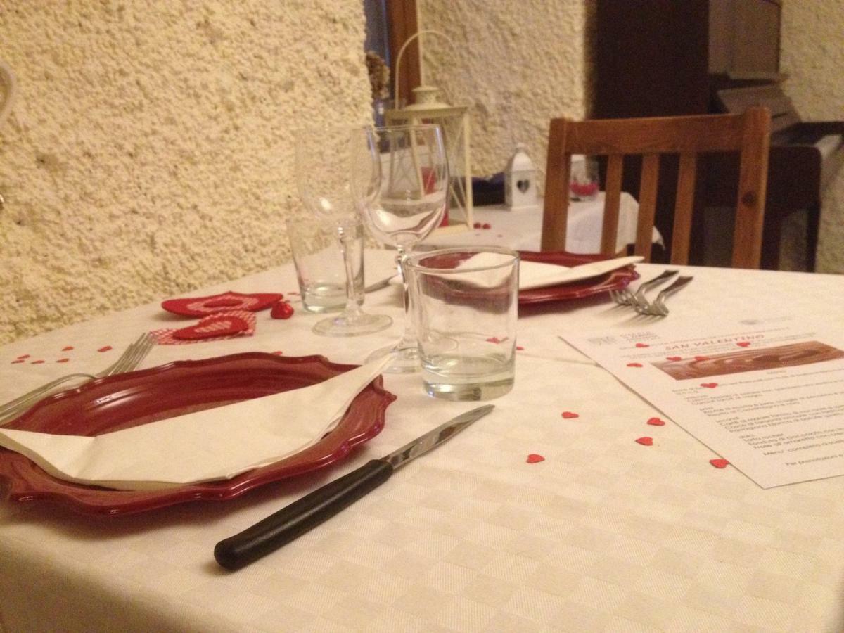 La Tana Del Ghiro Bed & Breakfast Porto Valtravaglia Luaran gambar