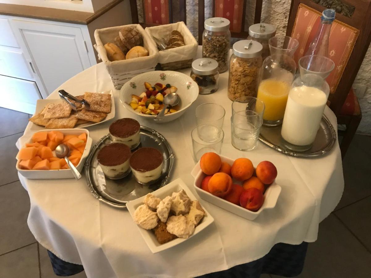 La Tana Del Ghiro Bed & Breakfast Porto Valtravaglia Luaran gambar